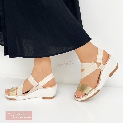 Sandálias creme e dourado Modare ultraconforto com sola branca