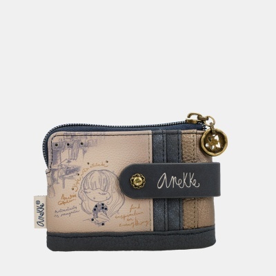 Carteira pequena bege, castanha e preta com desenho e fecho