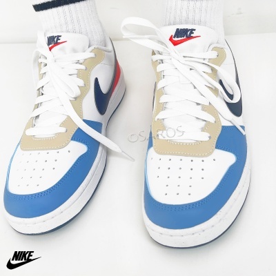 Ténis Nike com múltiplas cores branco, azul, bege e vermelho