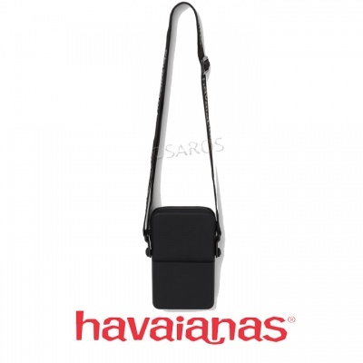Bolsa pequena preta com alça ajustável e logótipo havaianas
