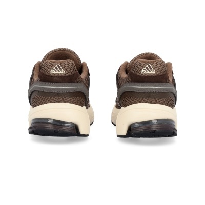 Sapatilhas desportivas Adidas castanhas vista traseira