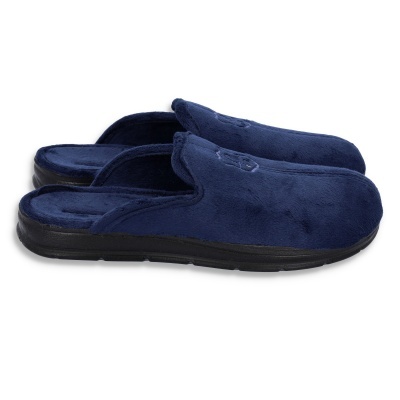 Chinelos azuis escuros com sola preta