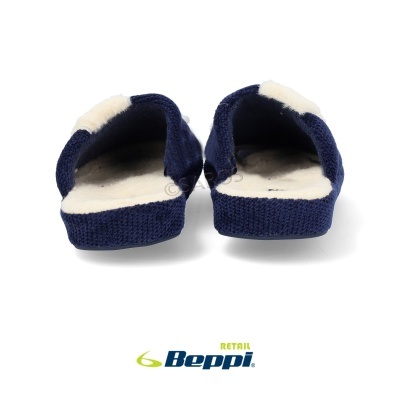 Chinelos de quarto em malha azul escura com interior e palmilha brancos.