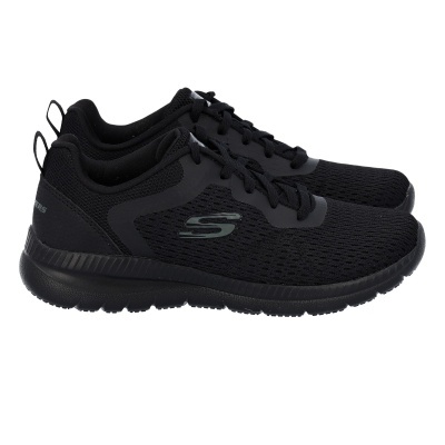 Sapatilhas pretas Skechers com sola preta e logo S nas laterais