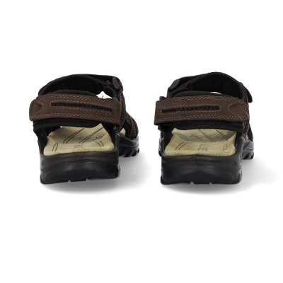 Sandálias masculinas castanhas com velcro e solado preto vistas de trás