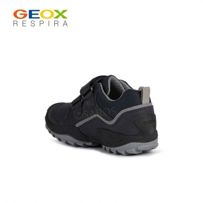 Ténis desportivo Geox preto e cinza para homem com sola robusta
