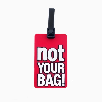 Etiqueta vermelha para bagagem com texto em branco not YOUR BAG!