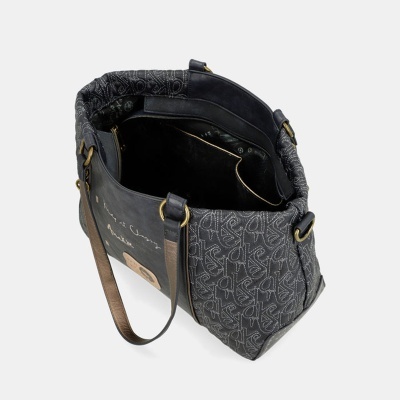 Mala feminina de ombro cinza e preta com padrão monogram
