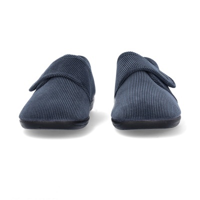 Chinelos azuis de tecido canelado com fecho de velcro