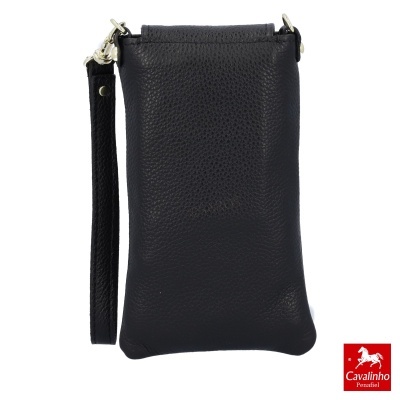 Mala de mão preta em pele Cavalinho com alça de pulso e detalhes metálicos