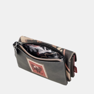 Carteira em pele preta com padrão colorido e fecho de correr metálico