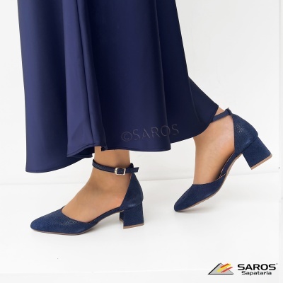 Sapatos de salto médio azul escuro com tira fina no tornozelo