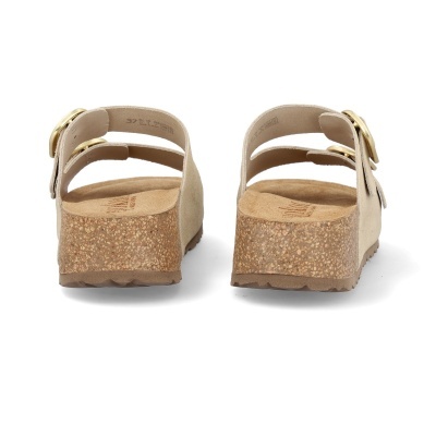 Sandálias com solado de cortiça e tiras bege com fivela dourada vistas de trás
