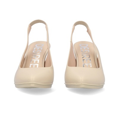 Sapatos bege claro de salto médio com tiras traseiras slingback