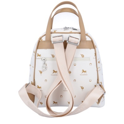Mochila branca com padrão dourado de cavalos e ferraduras, alças bege e detalhes em pele bege