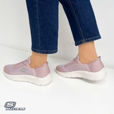 Ténis Skechers rosa em malha com sola branca