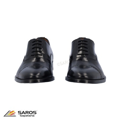 sapatos sociais pretos em couro com cadarços