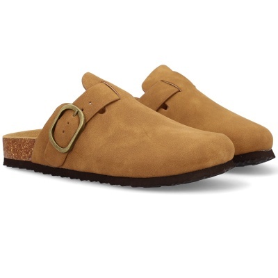 Sapatos mule castanhos em camurça com fivela metálica oval