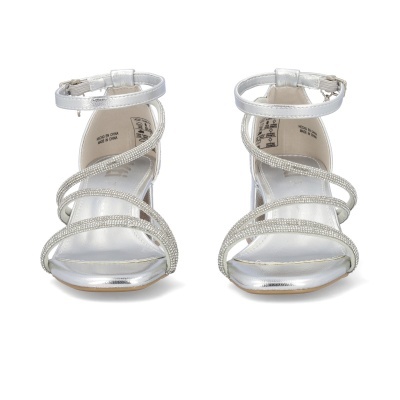 Sandálias femininas prateadas com tiras brilhantes e tira de tornozelo