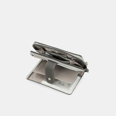 Carteira cinza aberta com fecho e vários compartimentos
