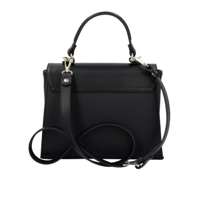 Mala preta com alça superior rígida e alça longa em pele e ferragens douradas.