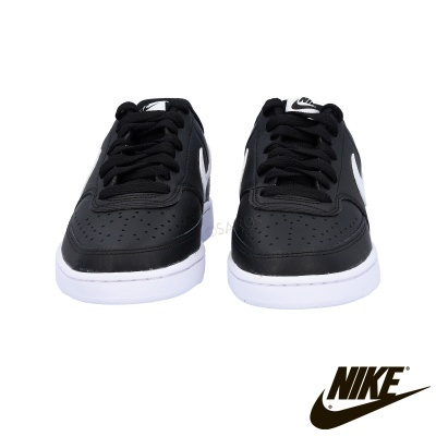 Sapatilhas desportivas Nike pretas e brancas com atacadores pretos