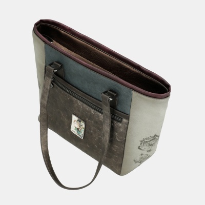 Bolsa de ombro cinza, marrom e azul com bolso frontal e alças finas