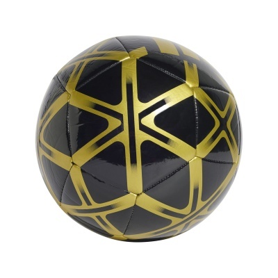 Bola de futebol preta com padrão geométrico dourado brilhante