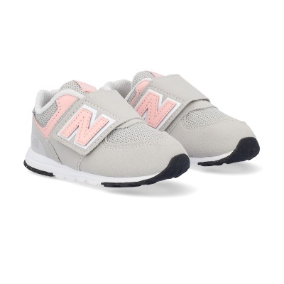 Sapatilhas infantis New Balance cinza e rosa com fecho velcro e sola preta e branca