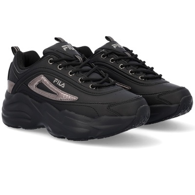 Sapatilhas FILA negras com detalhes cinza metalizado e sola grossa preta