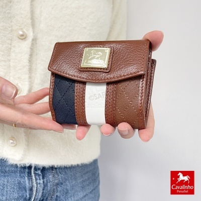 Carteira tricolor em couro com placa metálica Cavallinho Penafiel