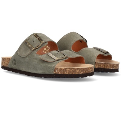 Sandálias verdes com fivelas e sola de cortiça