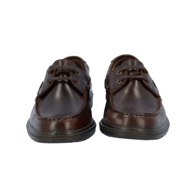 Sapatos masculinos castanhos em pele com cordões, vista frontal