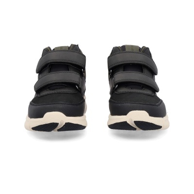Par de sapatilhas desportivas pretas com velcro