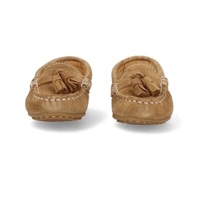 Par de mocassins castanhos com borlas