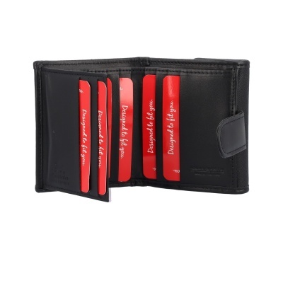 Carteira preta em couro aberta com cartões vermelhos.