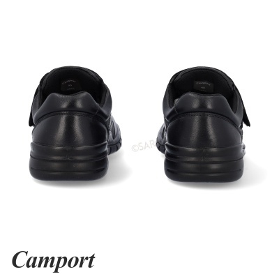 Par de ténis pretos de couro visto de trás com ajuste em velcro