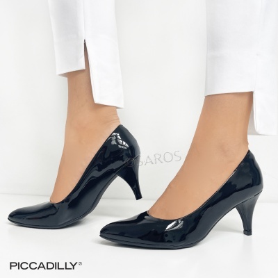 Sapatos de salto médio em verniz preto com bico fino