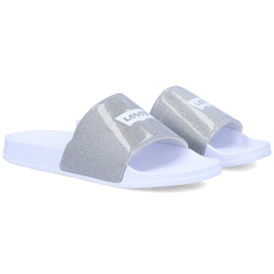 Chinelos com sola branca e tiras prateadas brilhantes com logo LEVIS
