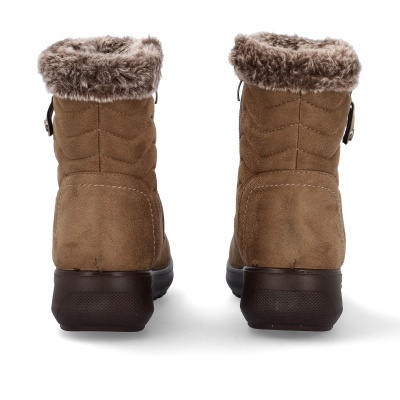 Botas de inverno castanhas com pelo sintético no topo e sola preta