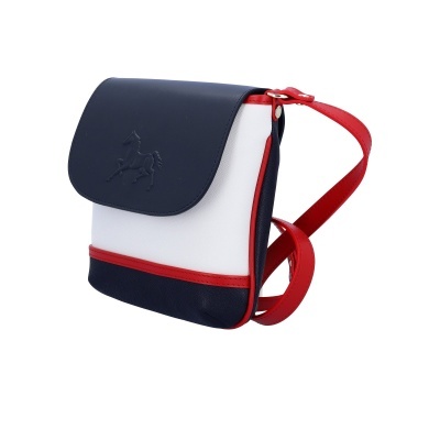 Mochila pequena azul escuro, branco e vermelho com relevo de cavalo na aba