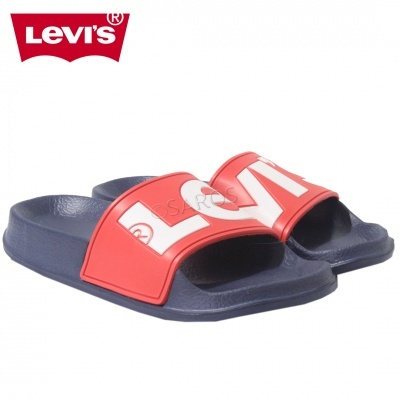 Sandálias de praia Levi's azul escuro e vermelhas com logótipo branco