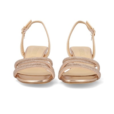 Sandálias douradas com tiras brilhantes e fecho de fivela