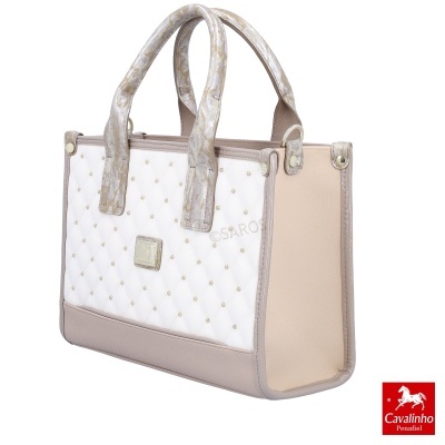 Mala de mão Cavalinho bege e branca com padrão matelassé e alças textura cobra