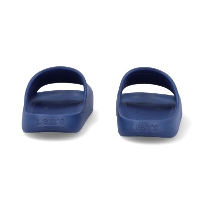 Chinelos azuis escuros com logo Levis na frente