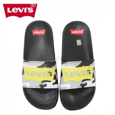 Chinelos Levi's preto com tira camuflada e logótipos amarelo e vermelho