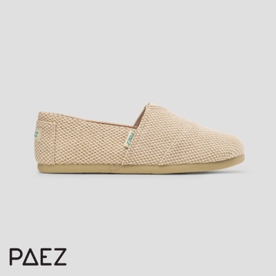 Sapatilha alpercata bege textura trançada com etiqueta verde Paez