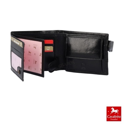 Carteira preta em pele com compartimentos para cartões e bolso com fecho