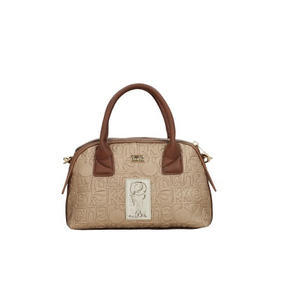Mala de mão bege com alças castanhas e texto anekke