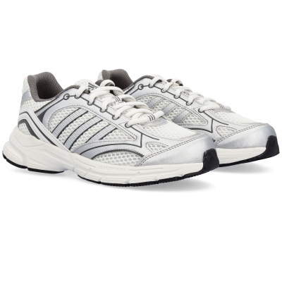 Sapatilhas desportivas em branco e cinza detalhadas com malha e sola CLOUDFOAM